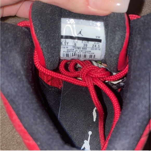 COPY - Jordan 12 Gym Red GS (8 W , 6.5 Y) - Picture 3 of 4